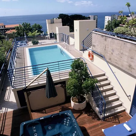 Terrace Mar 4*