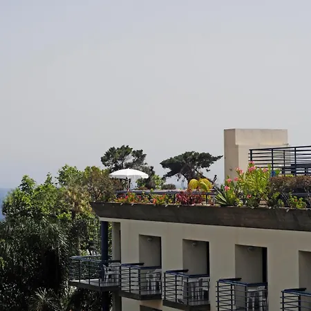Terrace Mar 4*
